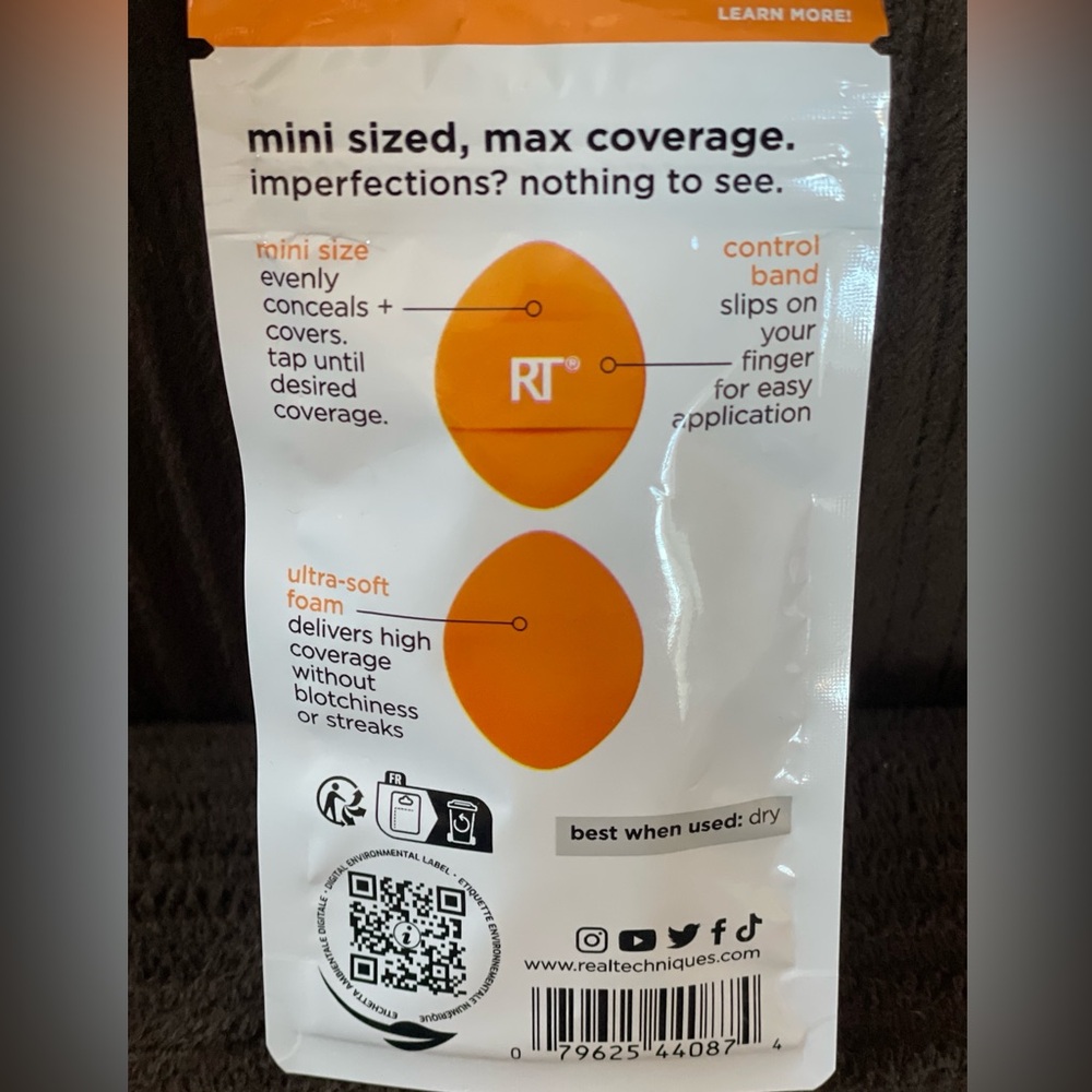 Concealer Sponges, Mini Miracle Puff Trio — Real Techniques - Picture 11 of 16